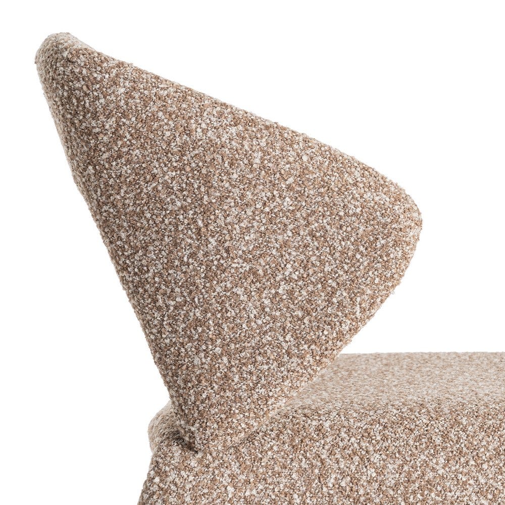Chaise Chisa en tissu bouclette, dossier enveloppant - vue 9 | Square Paris