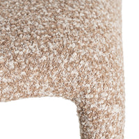 Chaise Chisa en tissu bouclette, dossier enveloppant - vue 10 | Square Paris