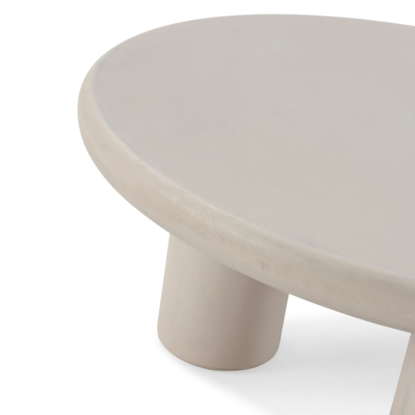 Table basse ronde LIMA crème effet ciment, vue 3 | Square Paris